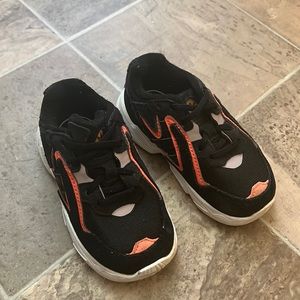 Ozweego size 6